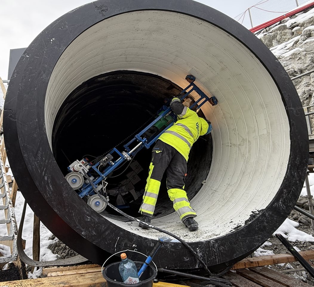 Retrofit av inn- og utløpsrør for Andfjord Salmon