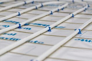 Grindinis šildymas ir vėsinimas su Uponor „Classic"